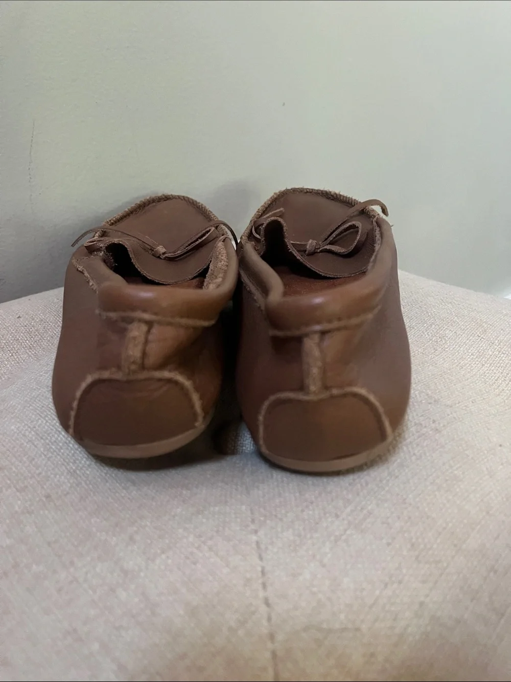 Near perfect Minnetonka driving moccasins size 9.5